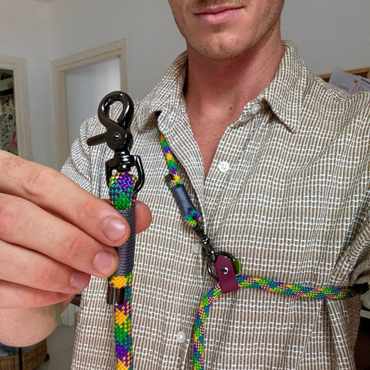 Life Like Charlie’s dog showcasing the Nala Green Summer Edition handsfree dog lead featuring Nala Green rope and premium hardware.