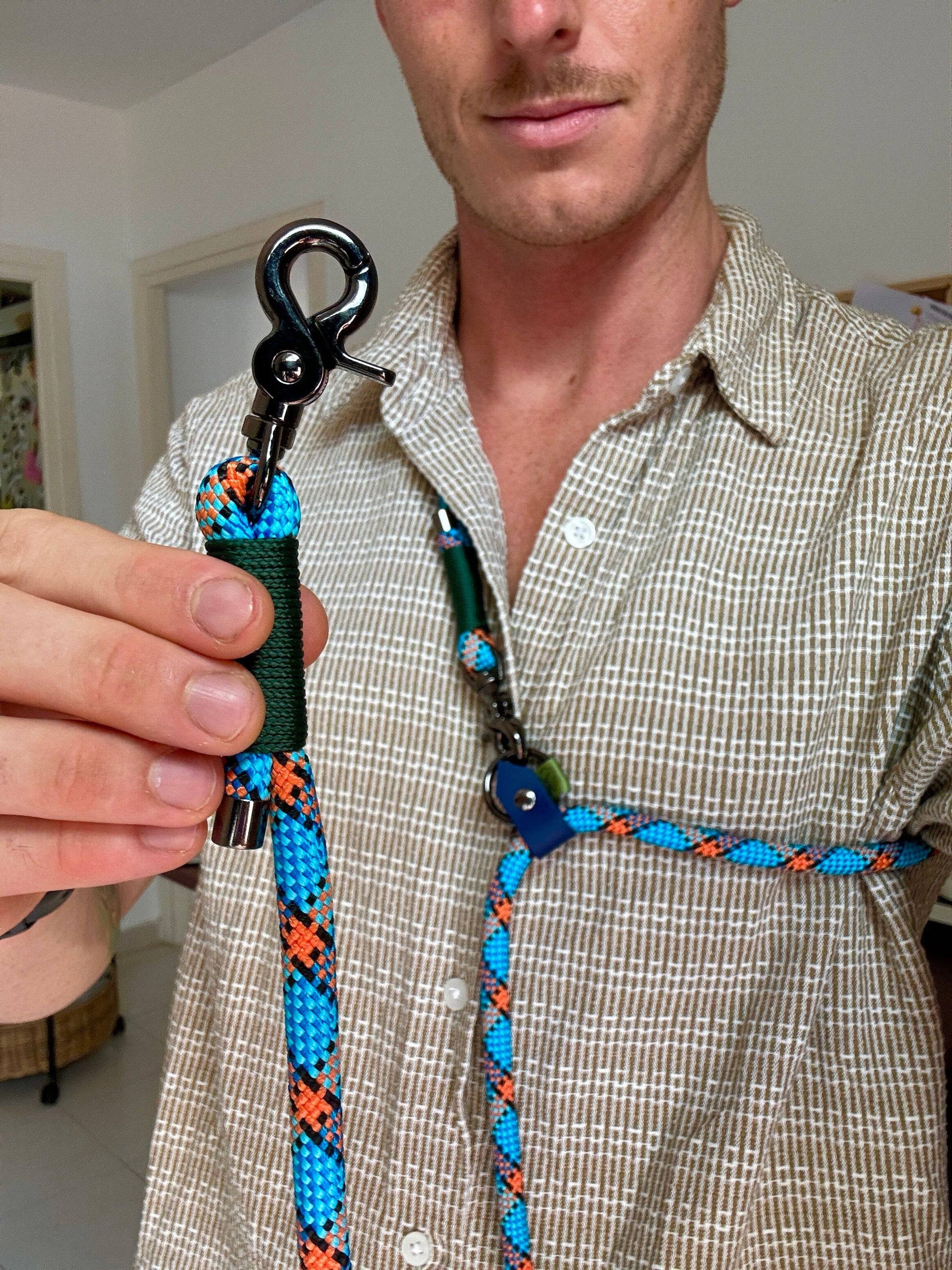 Life Like Charlie’s dog Charlie displaying the Monkey Blue Summer Edition handsfree dog lead in action.