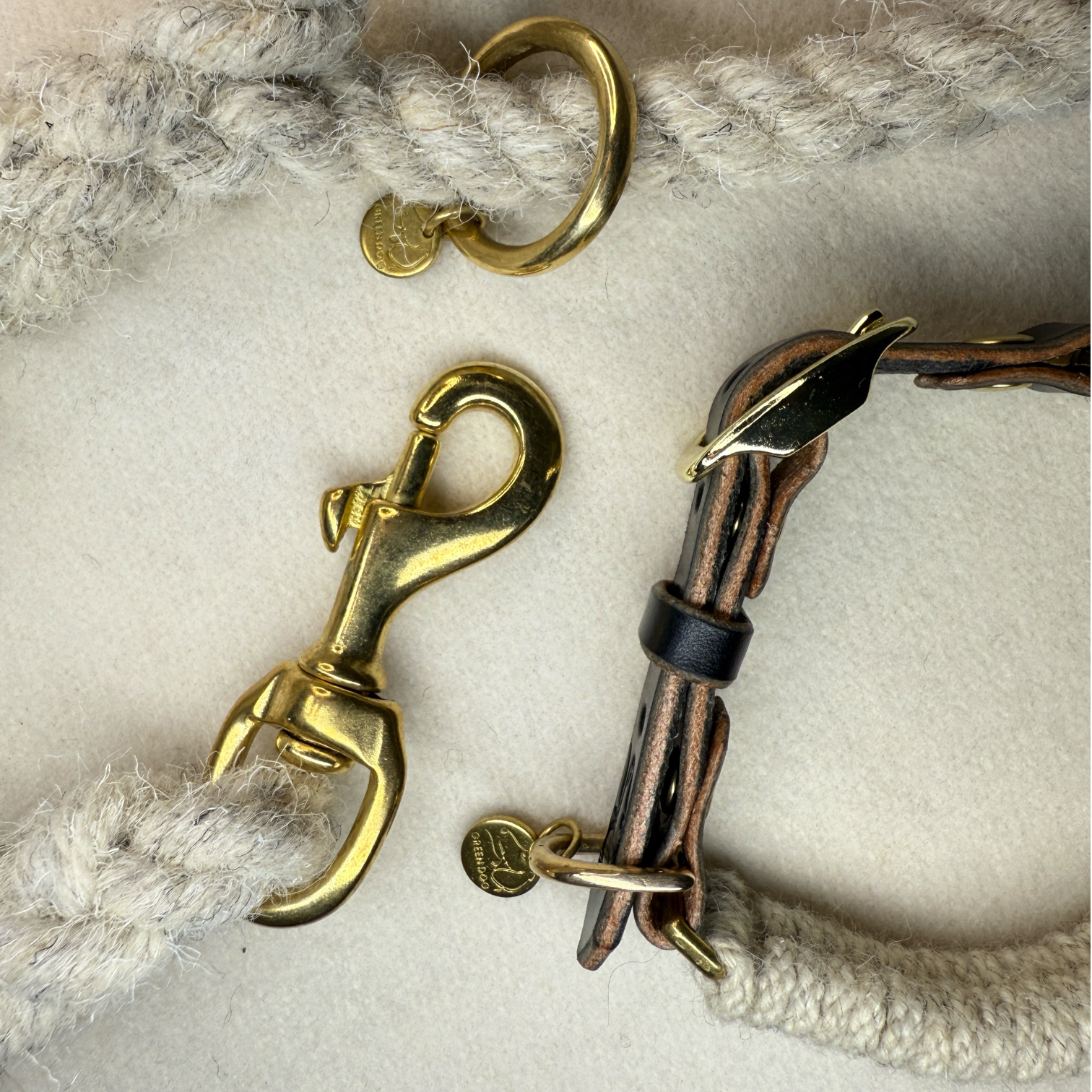 a close up arial view of the Dingley wool dog collar and Swaledale wool rope dog lead on a light woollen background
