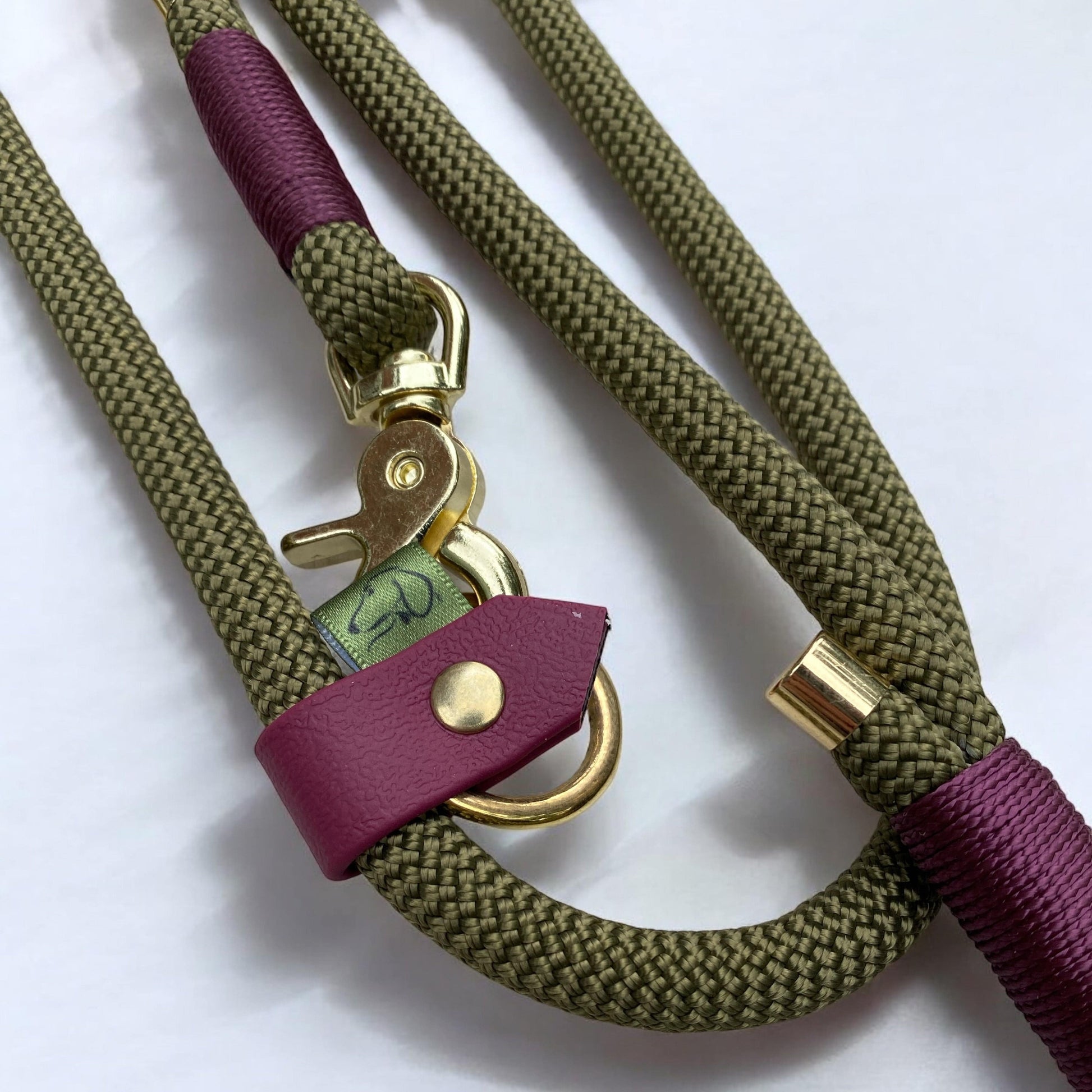 Close-up of a custom handsfree rope dog lead featuring premium hardware and nano binding.