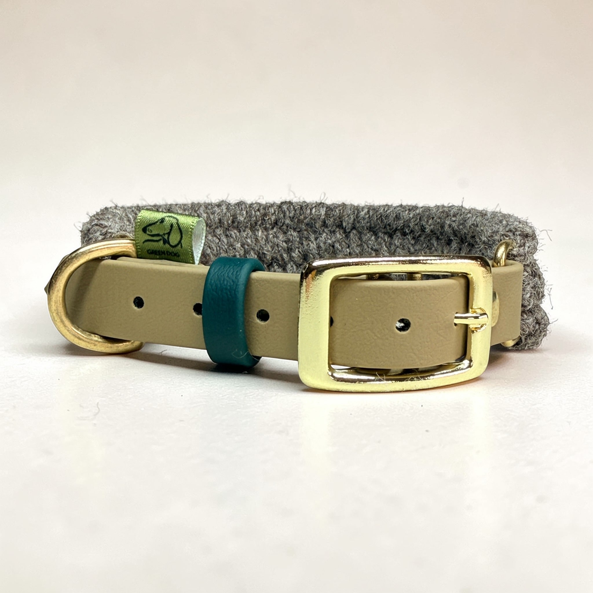 Brampton Hybrid collar showing solid brass roller buckle, beige BioThane strap and teal keeper — grey Brampton wool weave body, handmade in Oxford by Green Dog